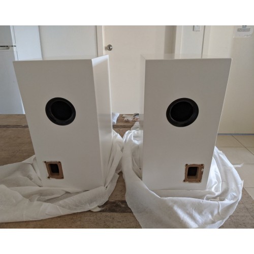 Set of speakers cabinet model SB Acoustics ARA
