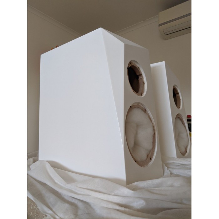 Set of speakers cabinet model SB Acoustics ARA